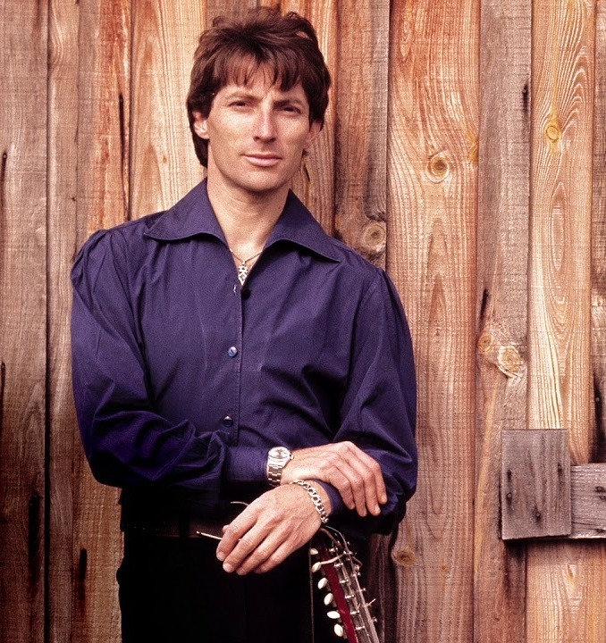 311444101 Chanteur Hugues Aufray - 1970