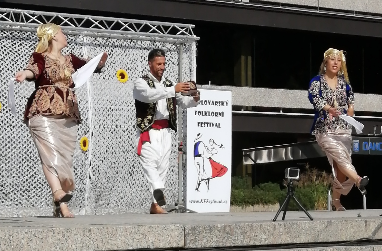 KFF - dans algeroise devant l´hotel Thermal